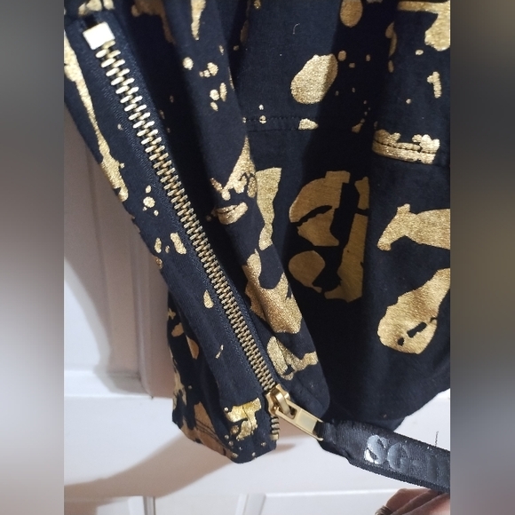 Smith & Graham Men’s Gold and Black Metallic Print Pullover Size Medium - Picture 2 of 5